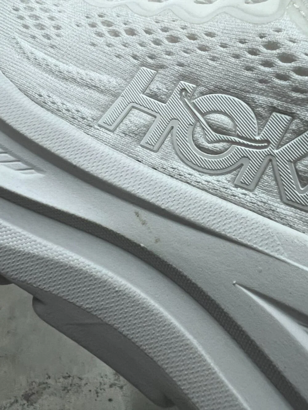 Hoka One One Bondi 9 White Running Shoe's Women's Size 6 1162012/WWH - Used